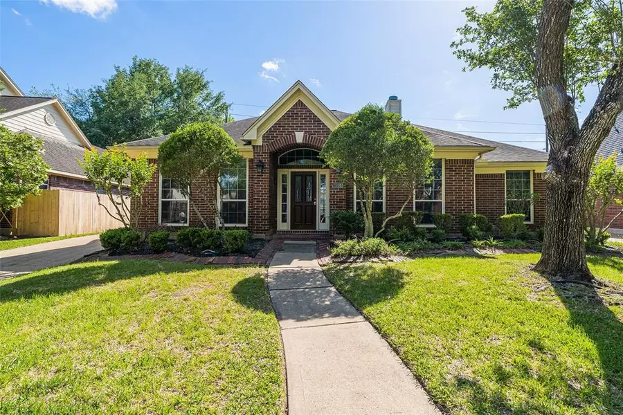 5114 Plantation Colony DR, Sugar Land, TX 77478