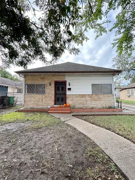 6822 Avenue F, Houston, TX 77011