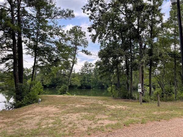 6 Smith LOOP S, Cleveland, TX 77327