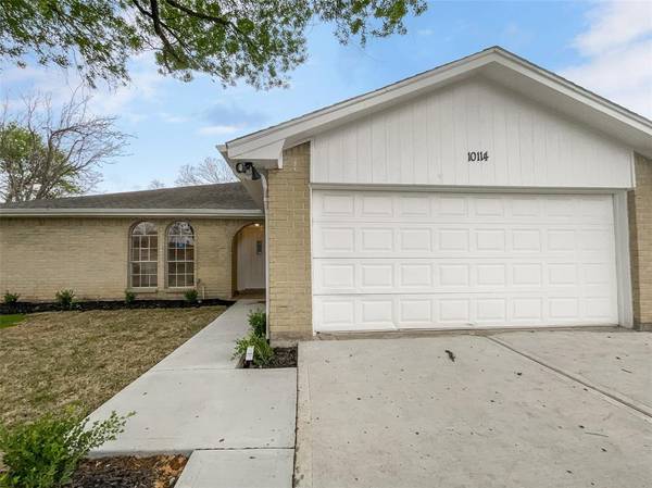 10114 King Ranch LN, Sugar Land, TX 77498