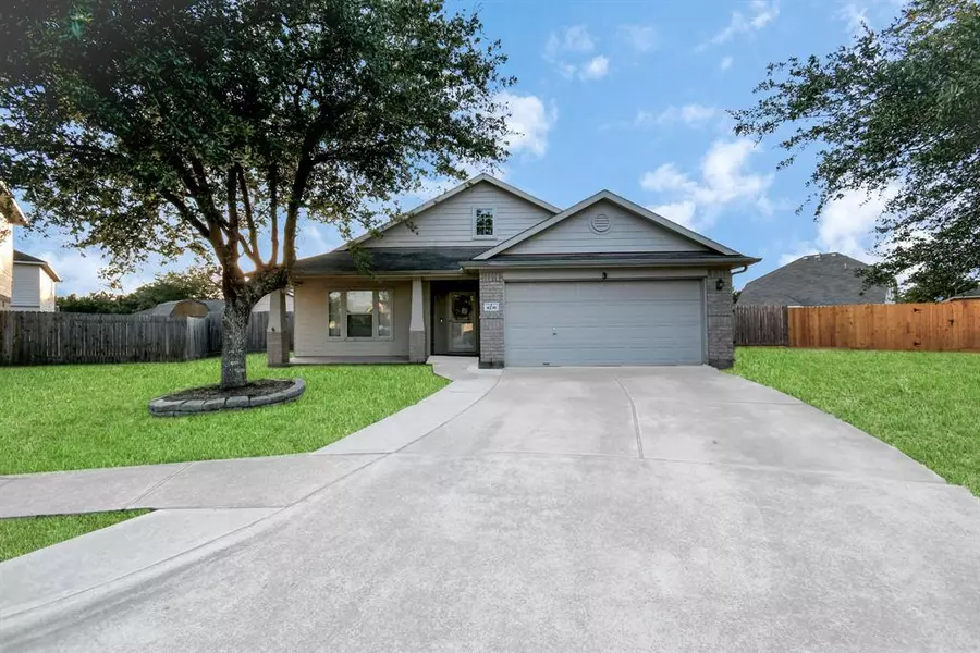 8235 Greenleaf ST, Baytown, TX 77523