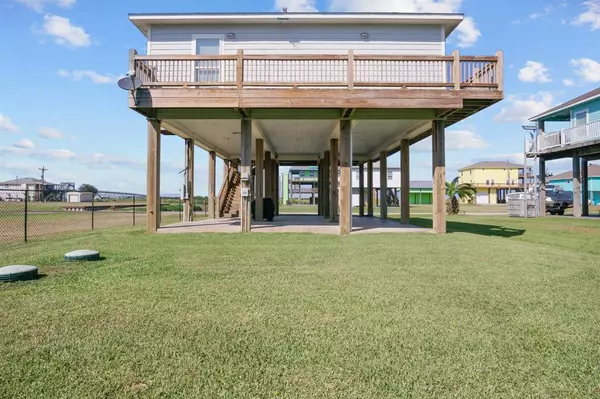 Crystal Beach, TX 77650,893 West LN