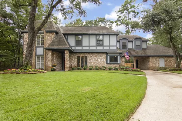 31 Shining Lakes PL, The Woodlands, TX 77381