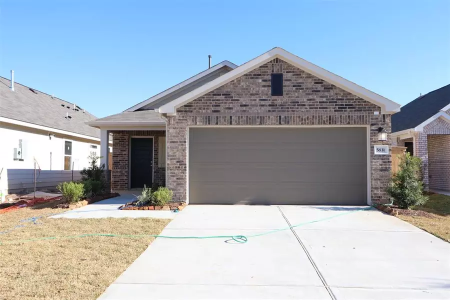 5831 Aurora LN, Fulshear, TX 77441