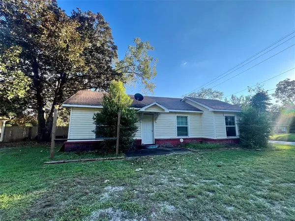 511 W Dogwood, Woodville, TX 75979