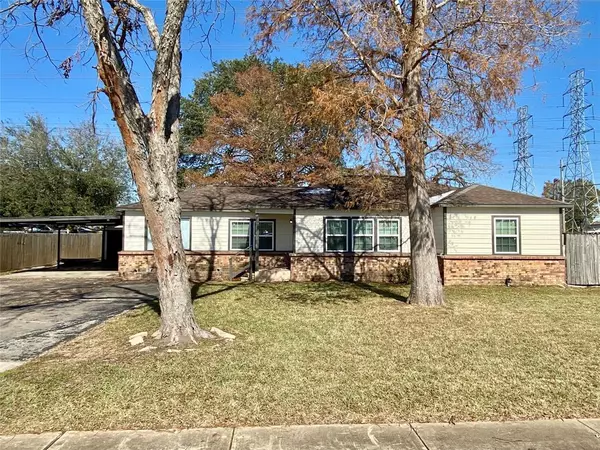 209 E Forrest LN, Deer Park, TX 77536