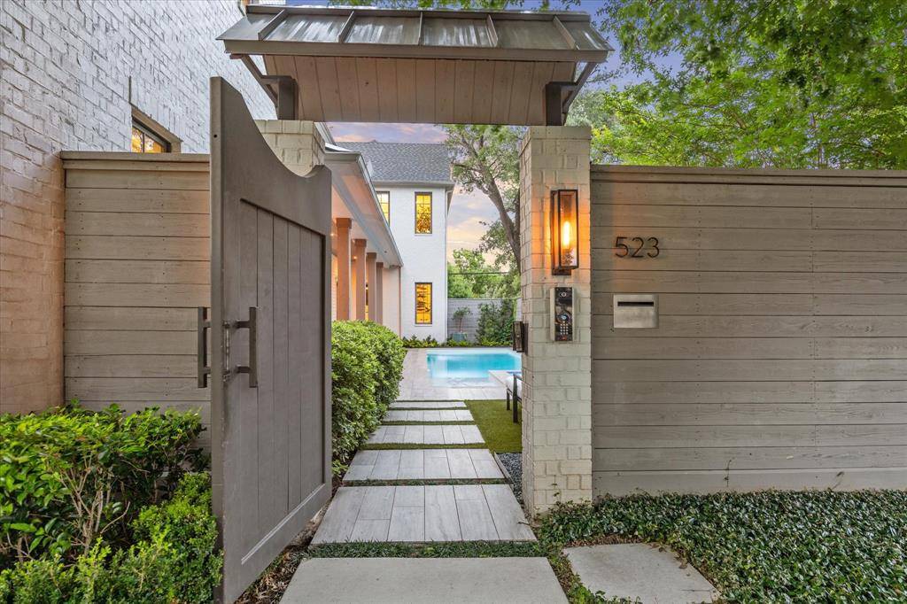 Houston, TX 77008,523 E 23rd ST