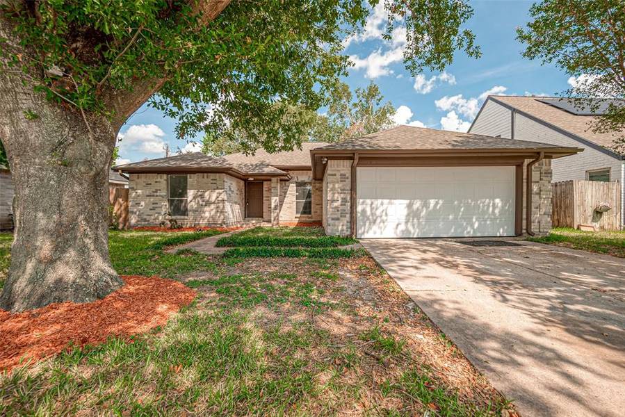 2522 Knights CIR, Stafford, TX 77477