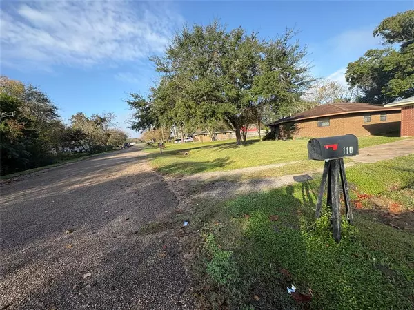 La Marque, TX 77568,110 Prune ST