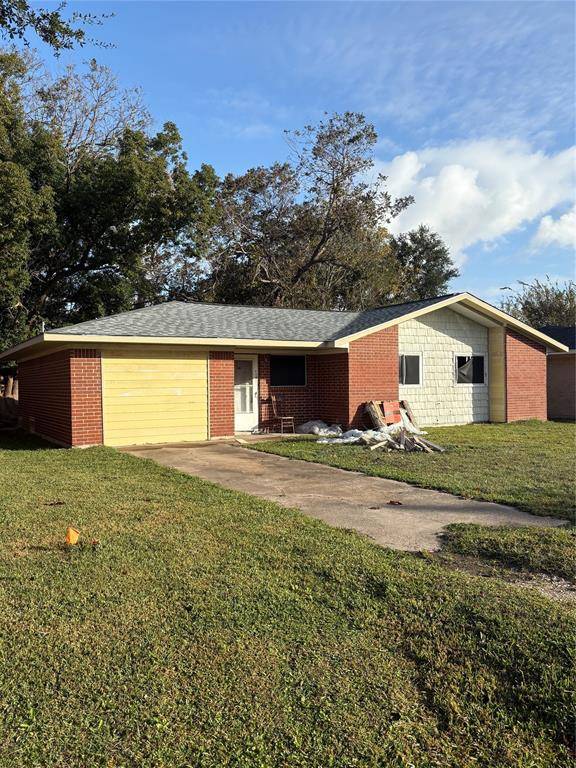 110 Prune ST, La Marque, TX 77568