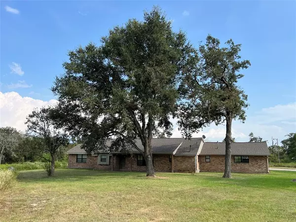 1746 Wendt RD, Bellville, TX 77418