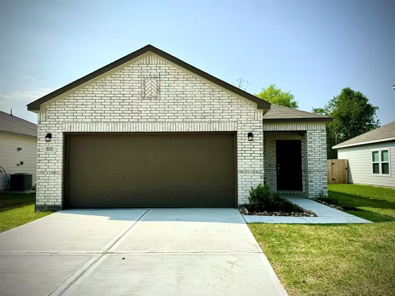 800 Westpointe DR, Dayton, TX 77535