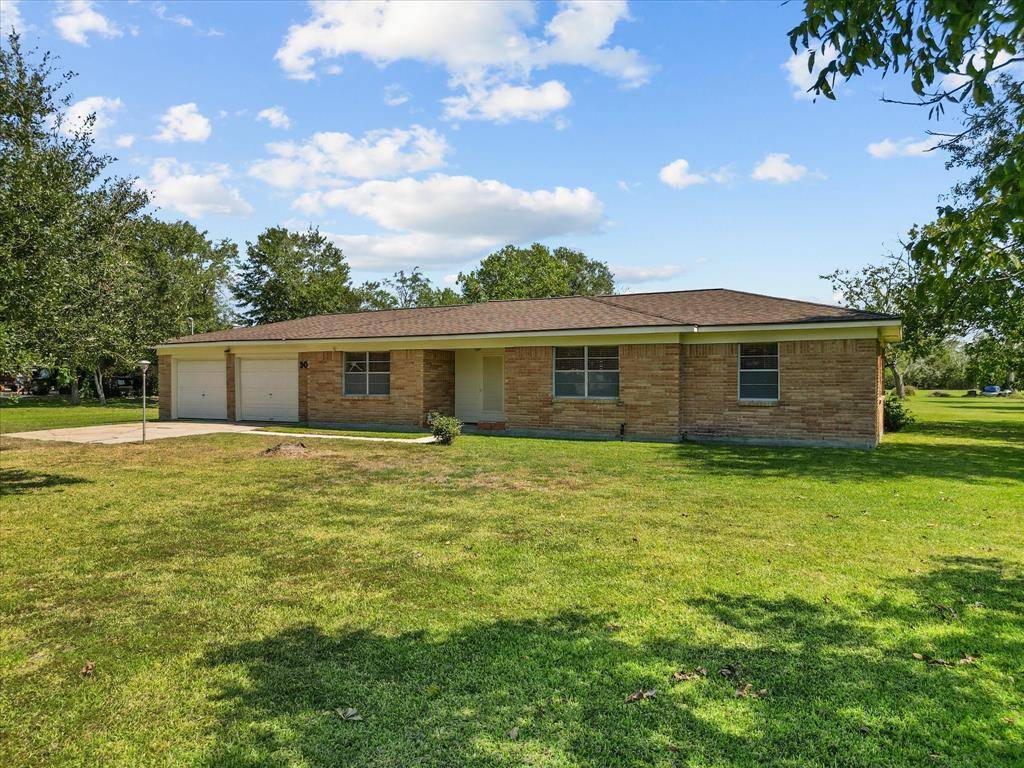 Dickinson, TX 77539,905 28th ST