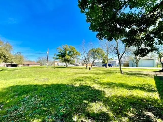 Bacliff, TX 77518,804 Avenue E