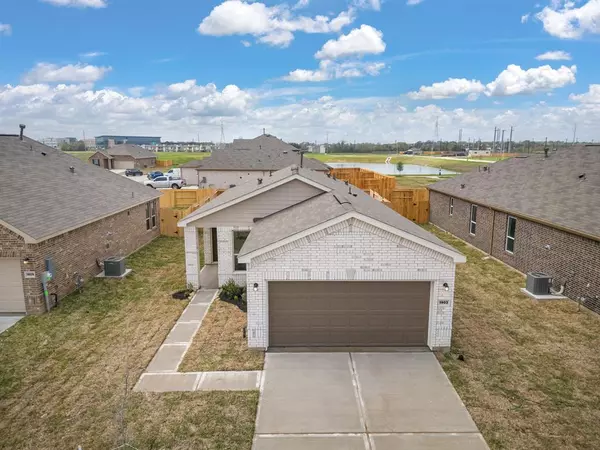 1903 Bella Terra LN, Texas City, TX 77591