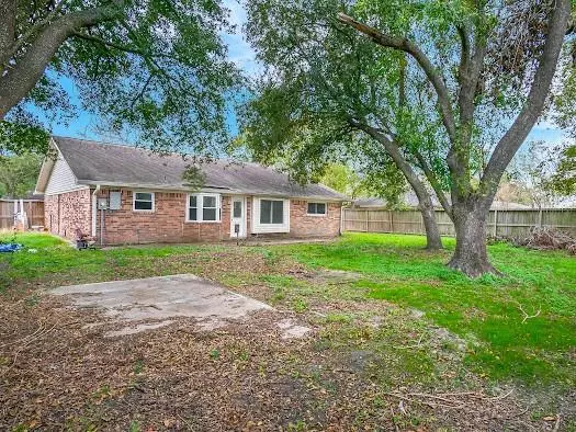 Highlands, TX 77562,8514 Bluebonnet ST