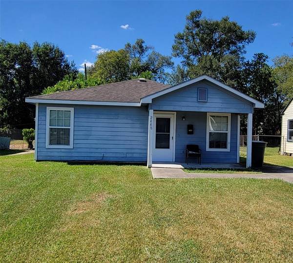 2448 Amarillo ST, Beaumont, TX 77701