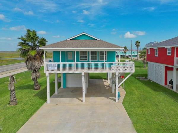 334 Sand Dune CT, Surfside Beach, TX 77541