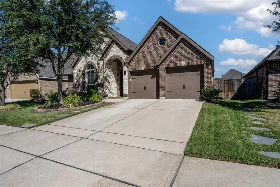 9214 Holloway Cliff LN, Cypress, TX 77433