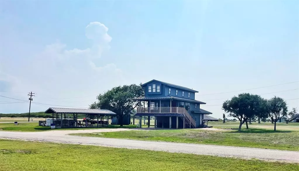 20 Redfish LN, Port Lavaca, TX 77979