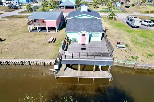 1104 MAYES, Crystal Beach, TX 77650