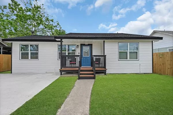 4406 Edison ST, Houston, TX 77009