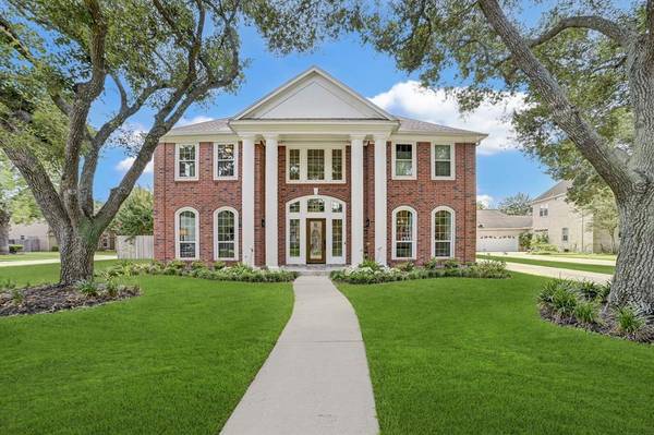 18 Bishops CT,  Sugar Land,  TX 77479