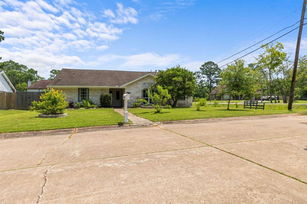 Dickinson, TX 77539,5009 Green Willow LN