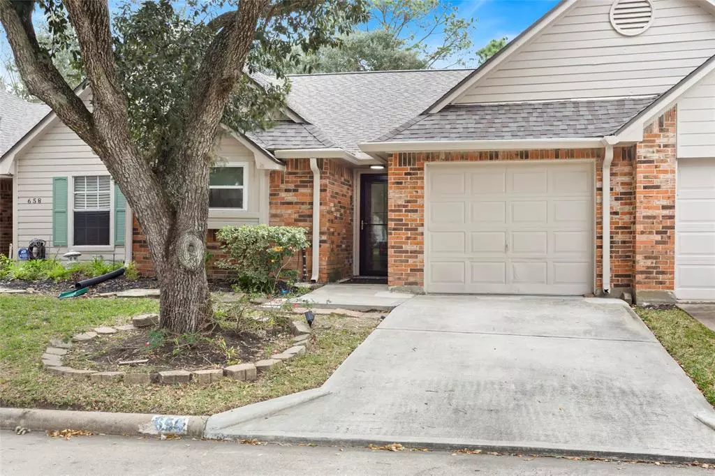 Pearland, TX 77584,654 W Country Grove CIR