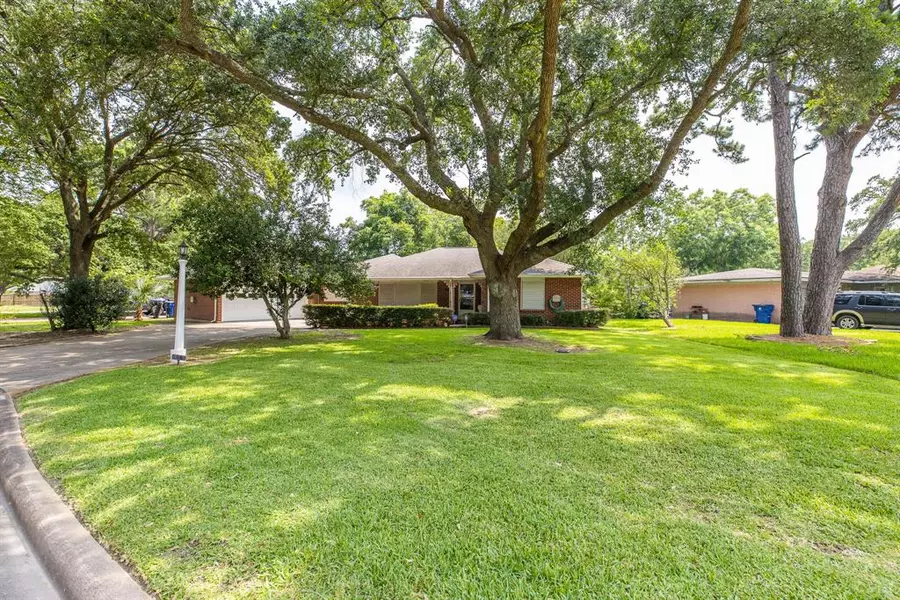 14 S Black Oak ST, Texas City, TX 77591