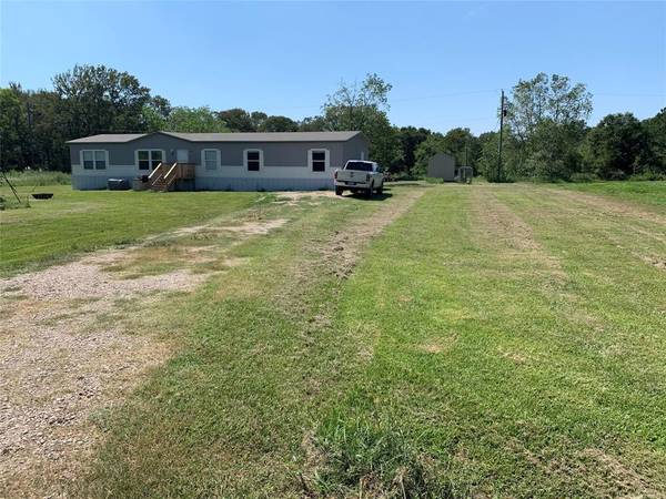 810 E County Road 691 RD, West Columbia, TX 77486