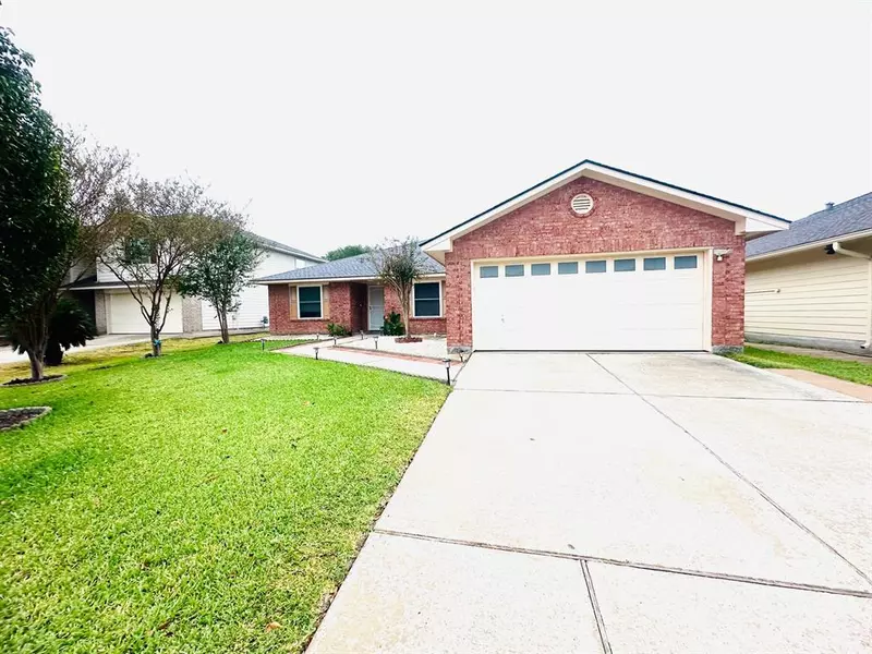 7926 Longshire LN, Houston, TX 77040