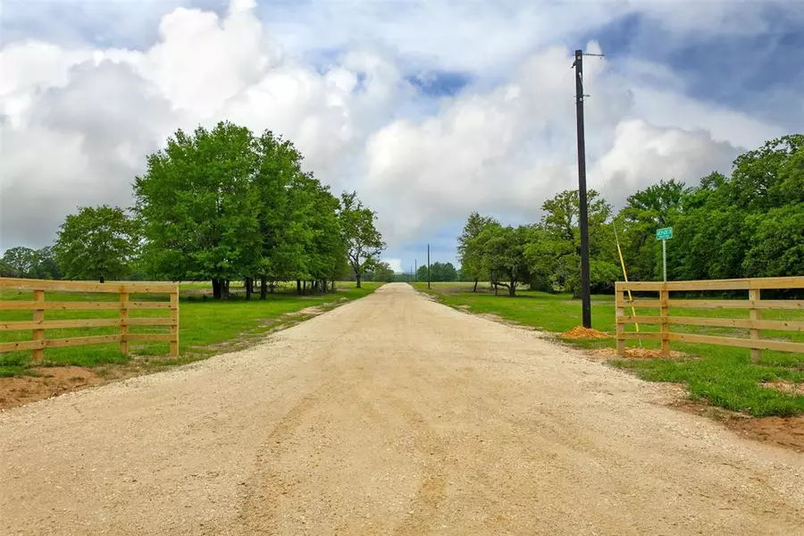 375 Green Acres Lane LN, Milano, TX 76556