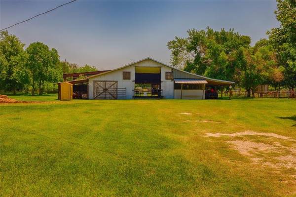 12035 Anderson RD, Willis, TX 77318