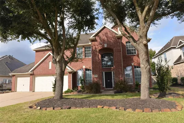 10001 Autumn Lake TRL, Pearland, TX 77584