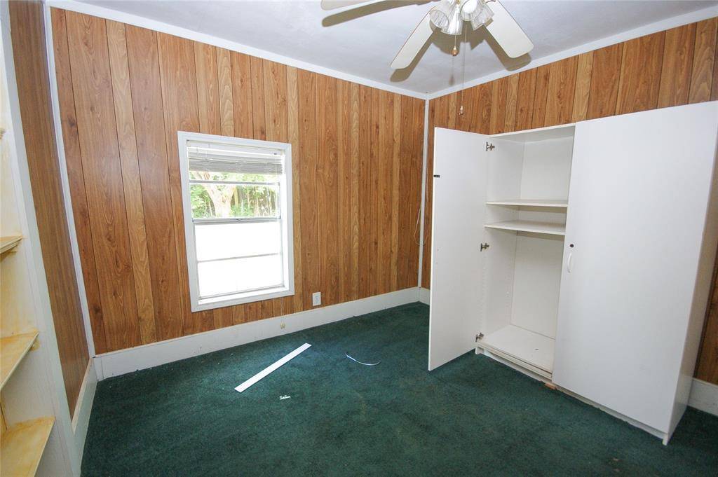 Alvin, TX 77511,806 S 2nd ST