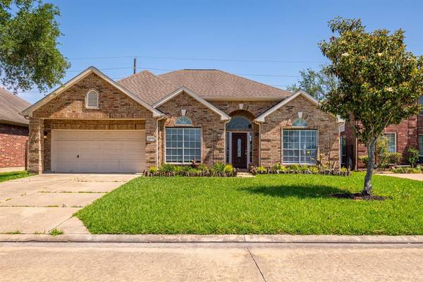 3823 Arbor DR, Pearland, TX 77584