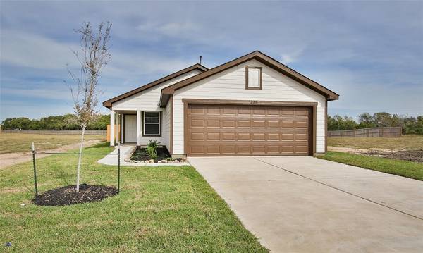 235 Lisa Marie DR, Angleton, TX 77515