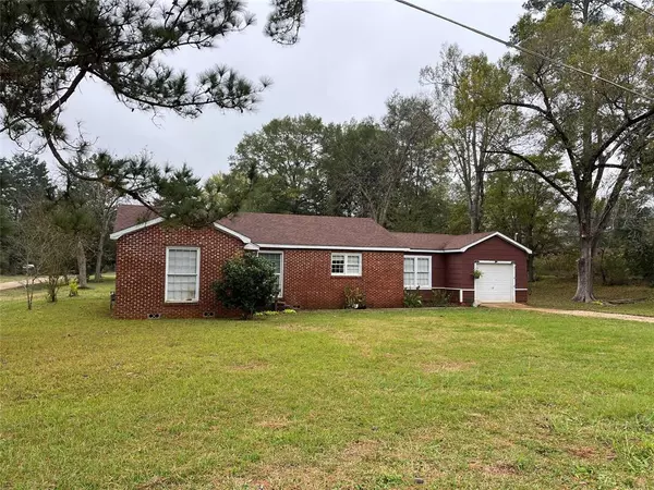 1004 Patroon Road, San Augustine, TX 75972