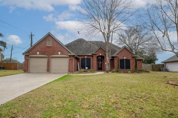 205 Bougainvillea ST, Lake Jackson, TX 77566