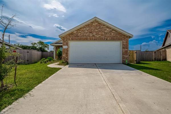 9231 Velasco Hills DR, Baytown, TX 77521