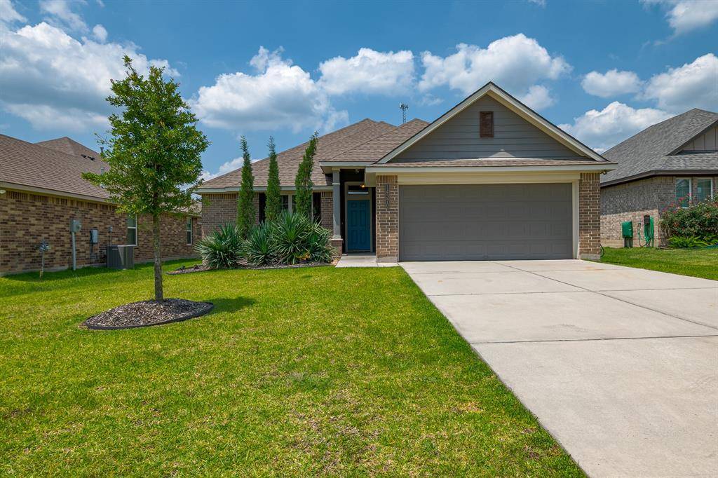 14370 S Point Aquarius CIR, Willis, TX 77318