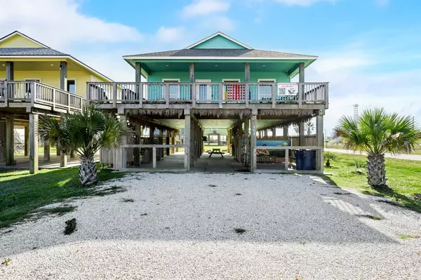 343 Jettyview RD, Surfside Beach, TX 77541