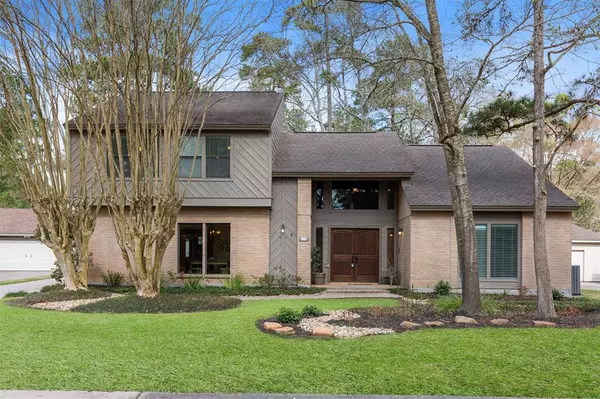 16 Mellow Leaf CT, The Woodlands, TX 77381