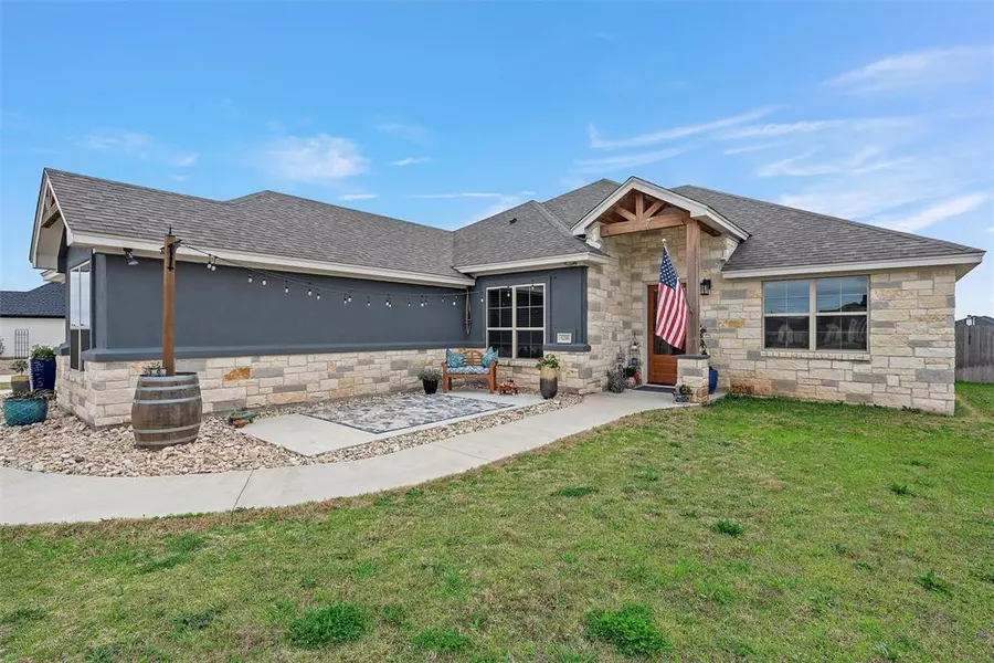 5216 Few Oaks DR, Salado, TX 76571