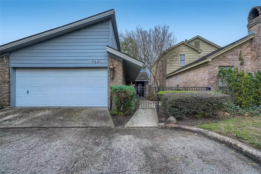 4621 Cashel Glen DR, Houston, TX 77069