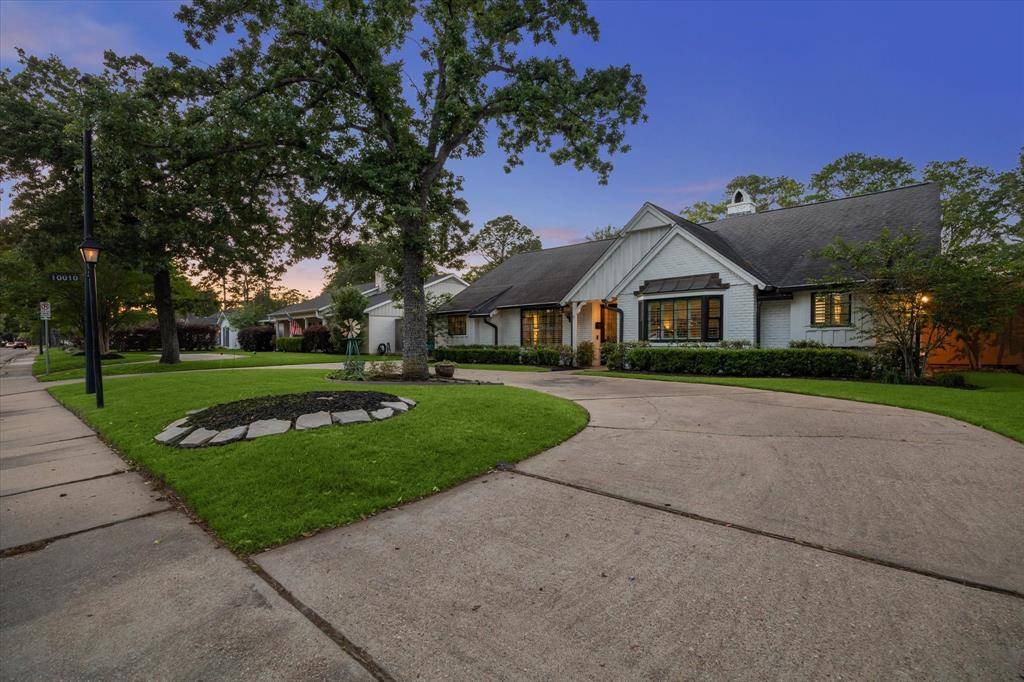 Houston, TX 77042,10010 Briar Forest DR