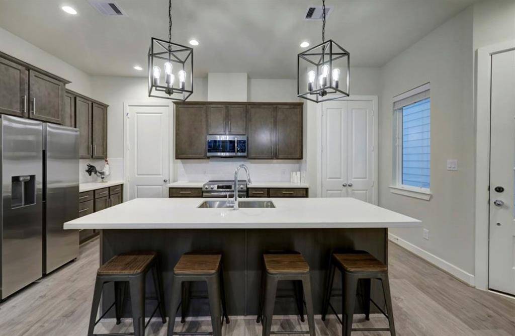 2214 Roozy Lake LN, Houston, TX 77055