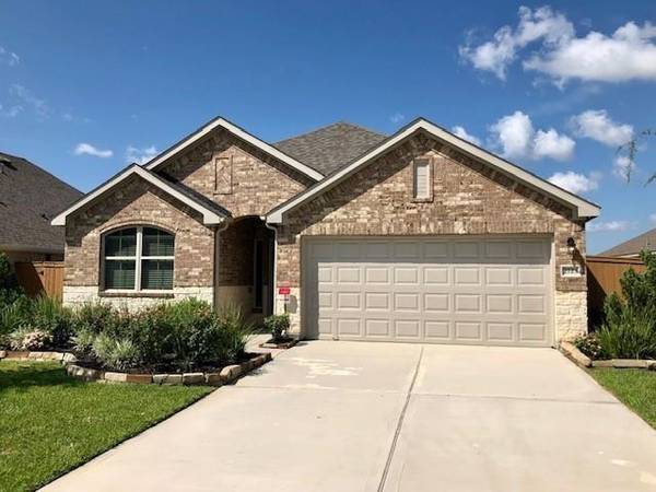 3219 Tranquility LN, Baytown, TX 77521