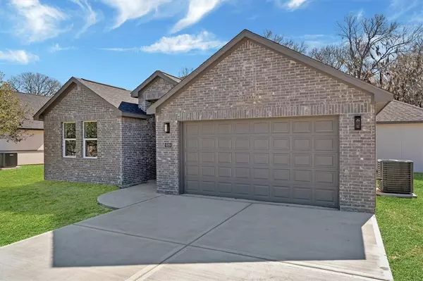 Montgomery, TX 77356,939 Lake View DR